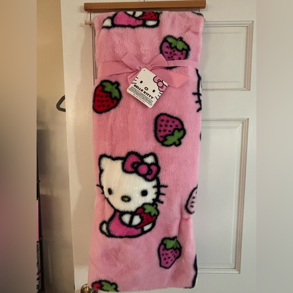 Hello Kitty Faux Rabbit Fur Throw